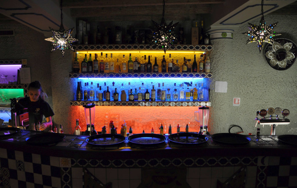 Bar